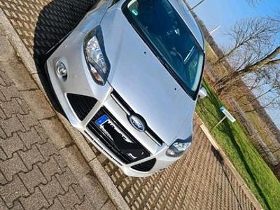 Gebraucht Ford Focus 140 PS (102 kW) 2014 Silber Kombi