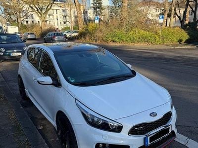 Weiß Gebraucht 2014 Kia Ceed GT-Track Kleinwagen | 12.490 € (Fairer Preis)