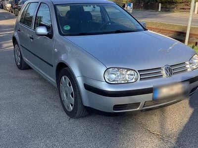Usata VW Golf IV 75 CV (55 kW) 2001 Argento Berlina