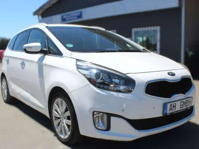 Gebraucht Kia Carens DREAM-TEAM Edition 141 PS (103 kW) 2016 Schneeweiss Van / Kleinbus