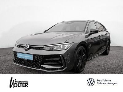 Gebraucht VW Passat R-line 150 PS (110 kW) 2025 Grau Kombi