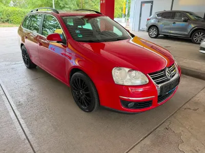 Gebraucht VW Golf VI 122 PS (89 kW) 2009 Rot Kleinwagen