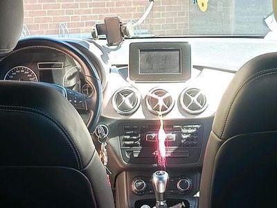 Mercedes B200