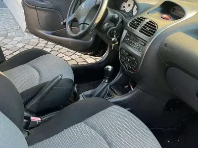 Gebraucht Peugeot 206 60 PS (44 kW) 2004 Schwarz Limousine