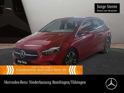 Gebraucht Mercedes B200 Advanced 163 PS (119 kW) 2025 Rot Van / Kleinbus