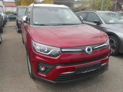 Usata SsangYong Tivoli 163 CV (119 kW) 2021 Rosso SUV