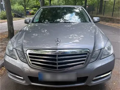 Gebraucht Mercedes E350 Avantgarde 265 PS (194 kW) 2011 Grau Limousine