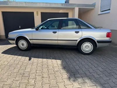 Gebraucht Audi 80 90 PS (66 kW) 1993 Silber Limousine