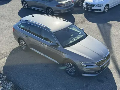 Gebraucht Skoda Superb Style 218 PS (160 kW) 2022 Grau Limousine