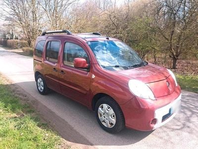 Gebraucht Renault Kangoo 106 PS (77 kW) 2010 Rot Van / Kleinbus