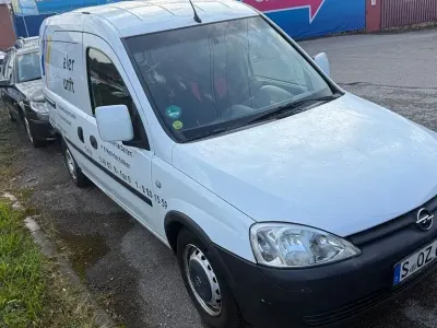 Gebraucht Opel Combo 75 PS (55 kW) 2011 Other Van / Kleinbus