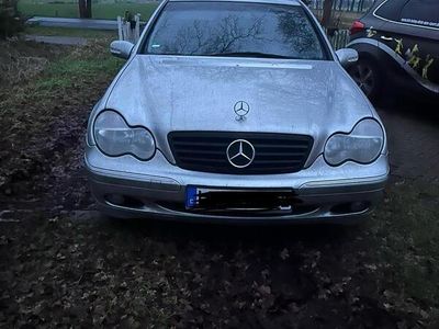 Mercedes C240