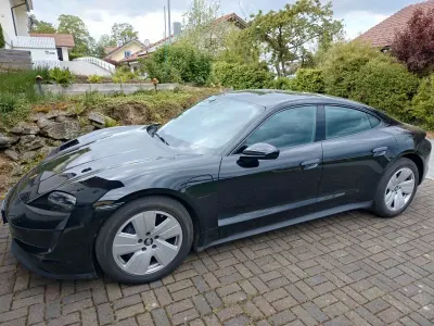 Gebraucht Porsche Taycan 300 kW (408 PS) 2024 Schwarz Limousine