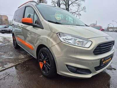Gebraucht Ford Tourneo Courier Titanium 101 PS (74 kW) 2017 Titangrau metallic Van / Kleinbus