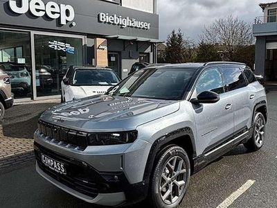 Neu Jeep Compass 145 PS (106 kW) 2026 Grau SUV