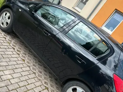 Używany Opel Corsa 80 KM (58 kW) 2009 Czarny Hatchback