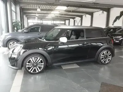 Usata Mini Cooper Classic 136 CV (100 kW) 2023 Nero Utilitaria