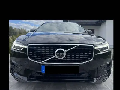 Używany Volvo XC60 R-Design 235 KM (172 kW) 2020 Czarny SUV