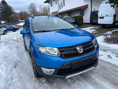 Blau Gebraucht 2015 Dacia Sandero Stepway Ambiance Limousine | 2.900 € (Superpreis)
