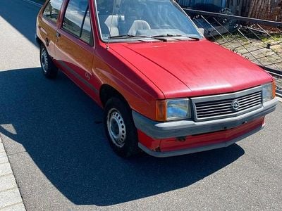 Rot Gebraucht 1990 Opel Corsa Kleinwagen | 3.500 €