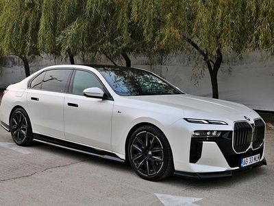 Weiß Gebraucht 2023 BMW 740 Limousine | 88.000 €