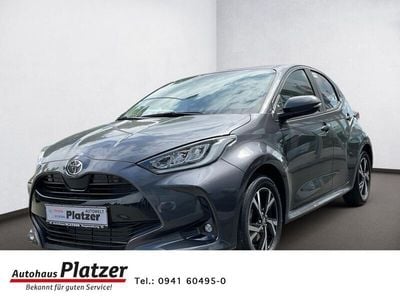 Neu Toyota Yaris Hybrid 92 PS (67 kW) 2025 Grau Limousine