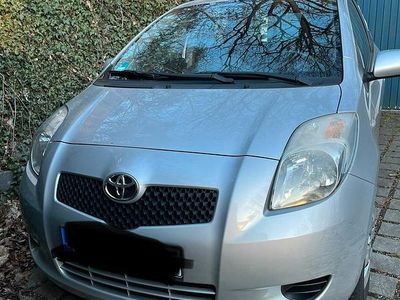 Gebraucht Toyota Yaris 87 PS (63 kW) 2007 Silber Kleinwagen