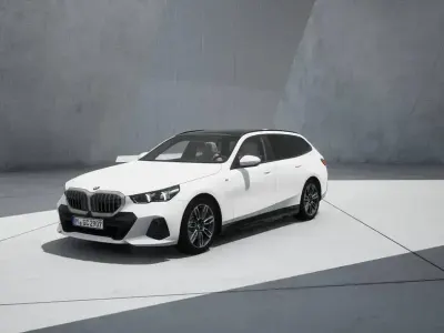 Gebraucht BMW 520 M Sport 197 PS (144 kW) 2025 Weiß Kombi