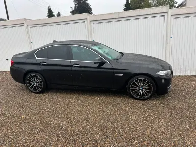 Gebraucht BMW 520 Sport Line 190 PS (139 kW) 2016 Schwarz Limousine