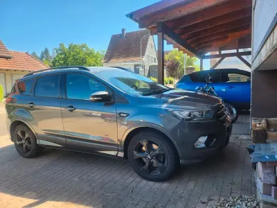 Gebraucht Ford Kuga ST-Line 180 PS (132 kW) 2019 Schwarz SUV