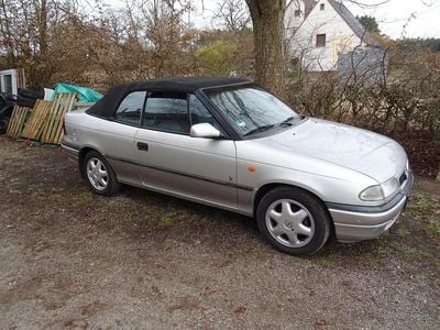 Gebraucht Opel Astra Cabriolet 115 PS (84 kW) 1998 Gold Cabrio