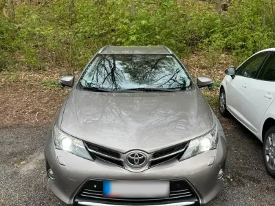 Gebraucht Toyota Auris Touring Sports 124 PS (91 kW) 2014 Grau Kombi