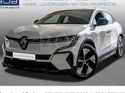 Arktis weiß Gebraucht 2022 Renault Megane E-Tech Equilibre Limousine | 19.333 € (Guter Preis)
