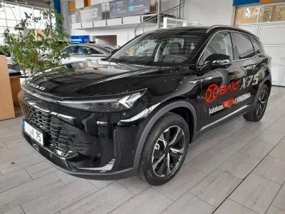 Gebraucht Baic X75 177 PS (130 kW) 2026 Schwarz SUV