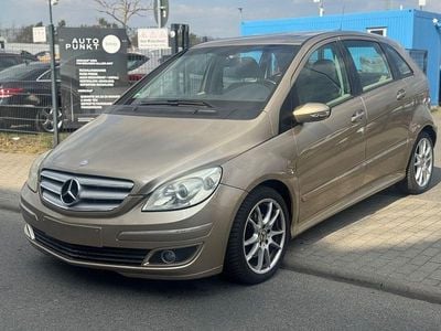 Gebraucht Mercedes B200 136 PS (100 kW) 2005 Gold Van / Kleinbus