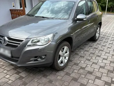 Gebraucht VW Tiguan 125 PS (91 kW) 2011 Grau SUV