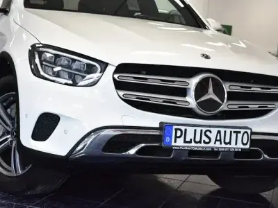 Gebraucht Mercedes GLC300e AMG line 320 PS (235 kW) 2020 Polarweiss SUV