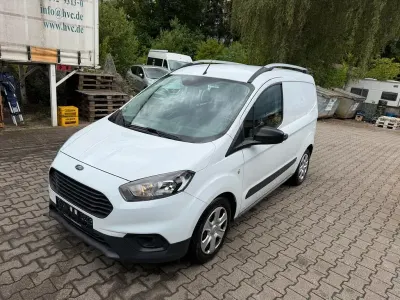 Gebraucht Ford Transit Trend 101 PS (74 kW) 2019 Weiß Van / Kleinbus