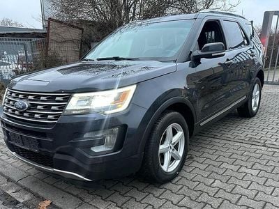 Grau Gebraucht 2017 Ford Explorer XLT SUV | 9.999 €