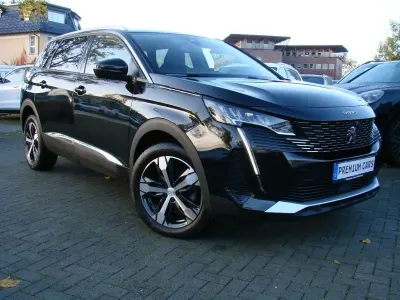 Gebraucht Peugeot 5008 Allure 131 PS (96 kW) 2022 Schwarz SUV
