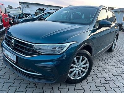 Nightshade blue metallic Gebraucht 2024 VW Tiguan Life SUV | 25.490 € (Superpreis)