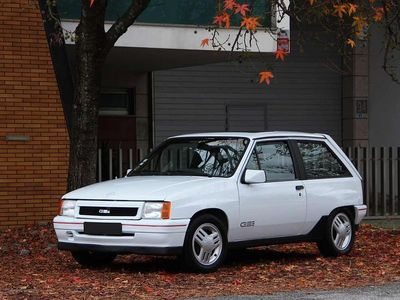 Gebraucht Opel Corsa 101 PS (74 kW) 1990 Weiß Limousine