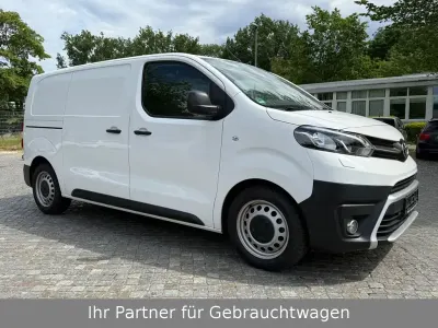 Gebraucht Toyota Proace 120 PS (88 kW) 2020 Weiß Van / Kleinbus