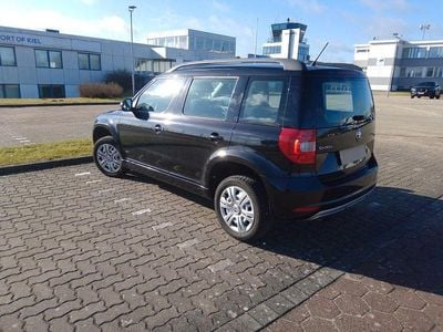 Gebraucht Skoda Yeti Active 105 PS (77 kW) 2014 Schwarz SUV