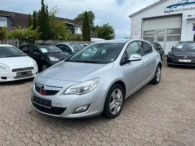Gebraucht Opel Astra Design Edition 120 PS (88 kW) 2012 Silber Limousine