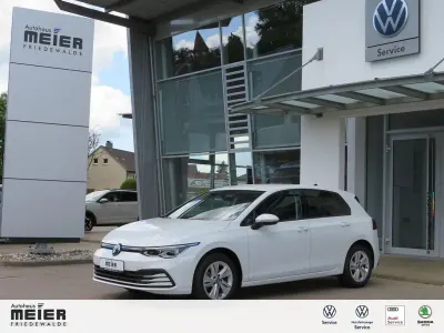 Gebraucht VW Golf VII Life 150 PS (110 kW) 2020 Weiß Limousine