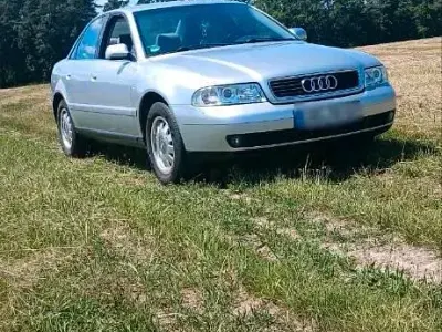Gebraucht Audi A4 106 PS (77 kW) 2001 Silber Limousine