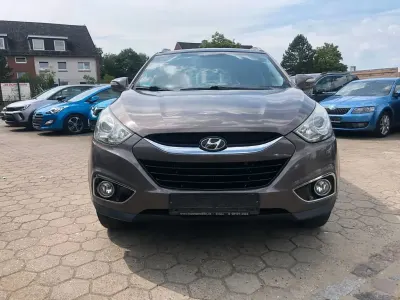 Gebraucht Hyundai ix35 Premium 163 PS (119 kW) 2013 Braun SUV