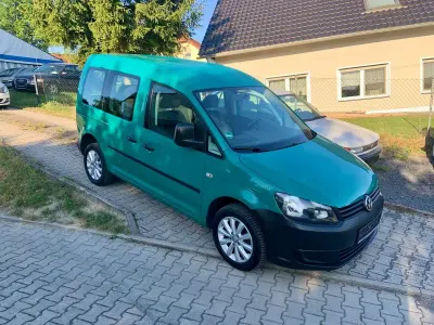 Gebraucht VW Caddy Comfortline 110 PS (80 kW) 2015 Grün Van / Kleinbus