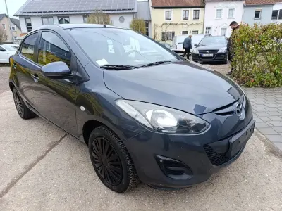 Gebraucht Mazda 2 Inclusive 102 PS (75 kW) 2011 Grau Kleinwagen